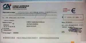 chèque de banque contrefait