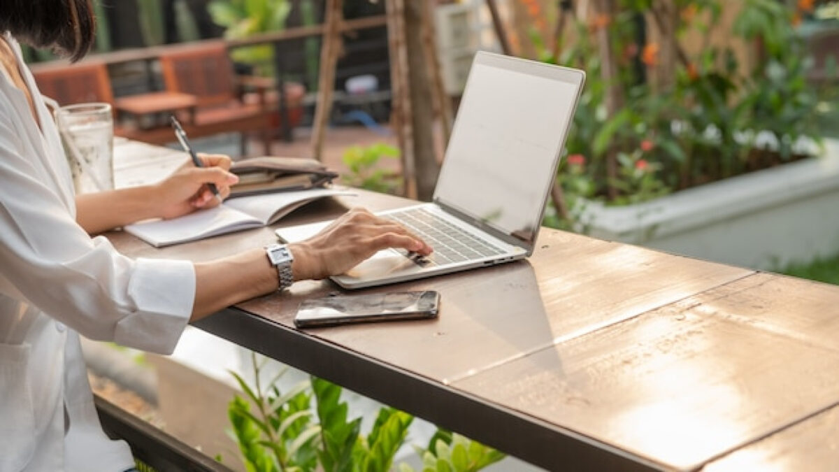 Pourquoi le freelancing attire de plus en plus de cadres en reconversion ?